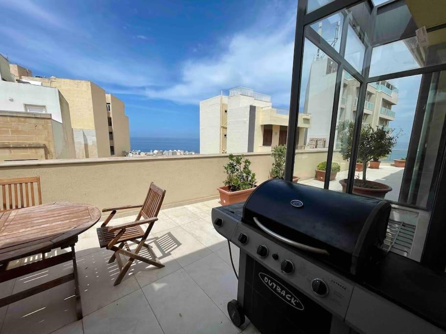 Apartmán Sea View Penthouse In Tas-Sliema Exteriér fotografie