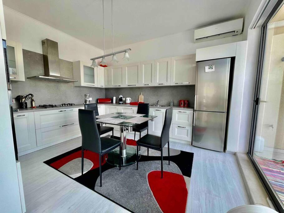 Apartmán Sea View Penthouse In Tas-Sliema Exteriér fotografie
