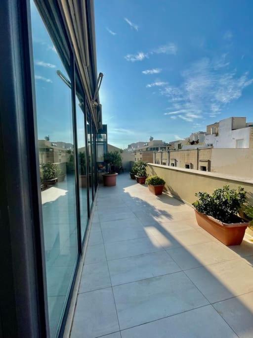 Apartmán Sea View Penthouse In Tas-Sliema Exteriér fotografie